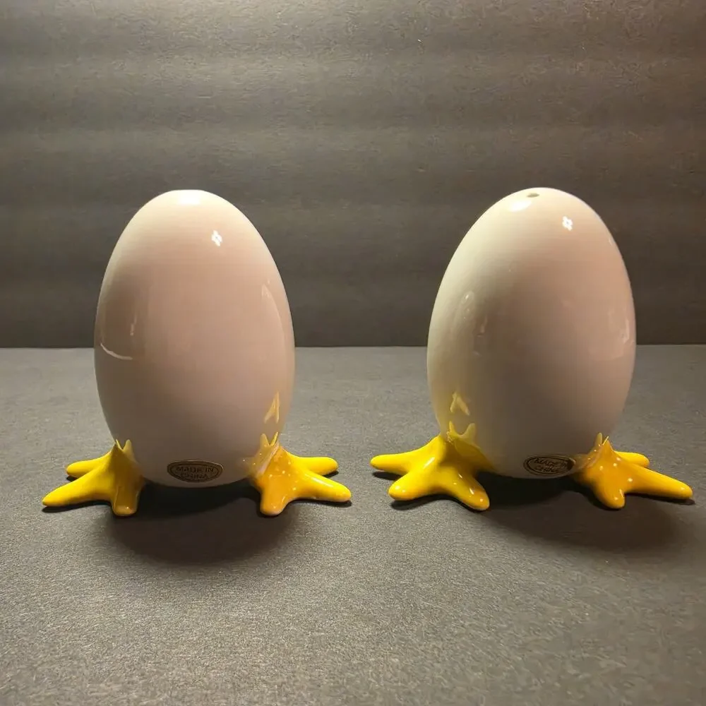 Cordon Bleu Intl Ceramic Novelty Chicken Feet Salt & Pepper Shakers w/ Box